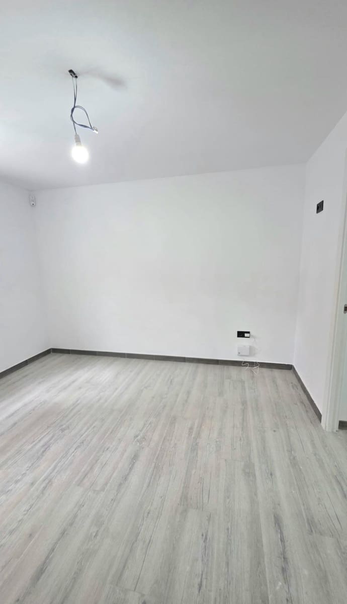 2 Zimmer Apartment zu verkaufen in Mieres - 104.000 € (Ref: 9820507)