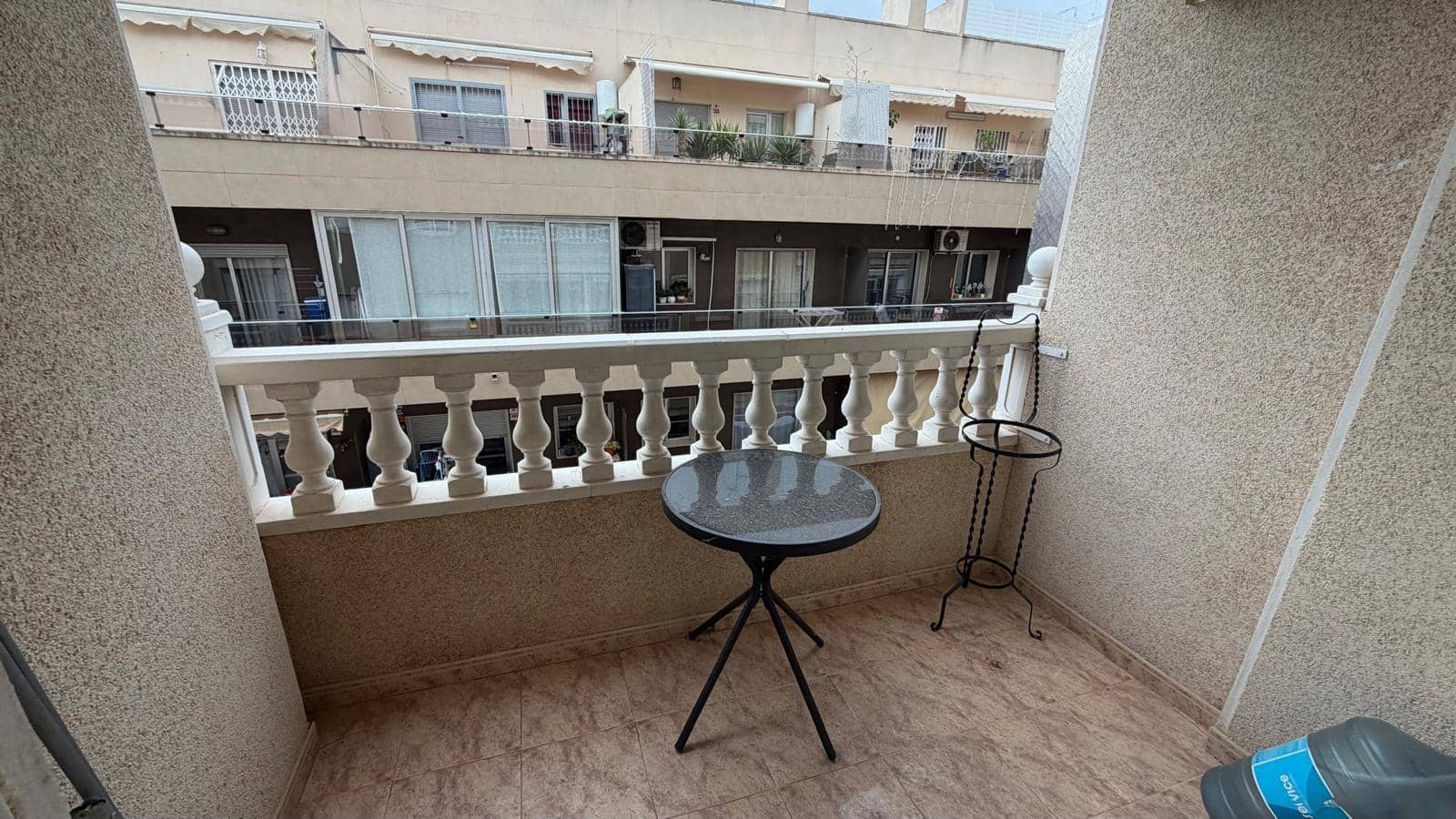 2 soverom Leilighet til salgs i Torrevieja med svømmebasseng - € 149 000 (Ref: 9820508)