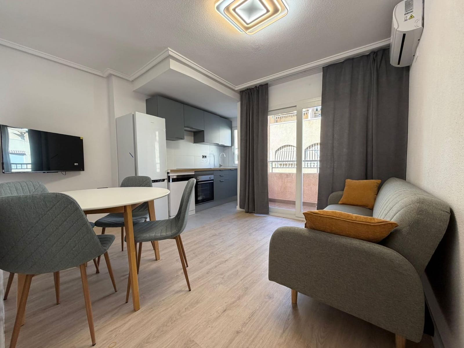 2 makuuhuone Huoneisto myytävänä paikassa Torrevieja - 157 900 € (Ref: 9820510)