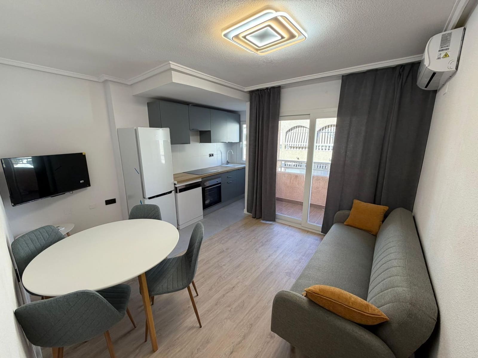 2 makuuhuone Huoneisto myytävänä paikassa Torrevieja - 157 900 € (Ref: 9820510)