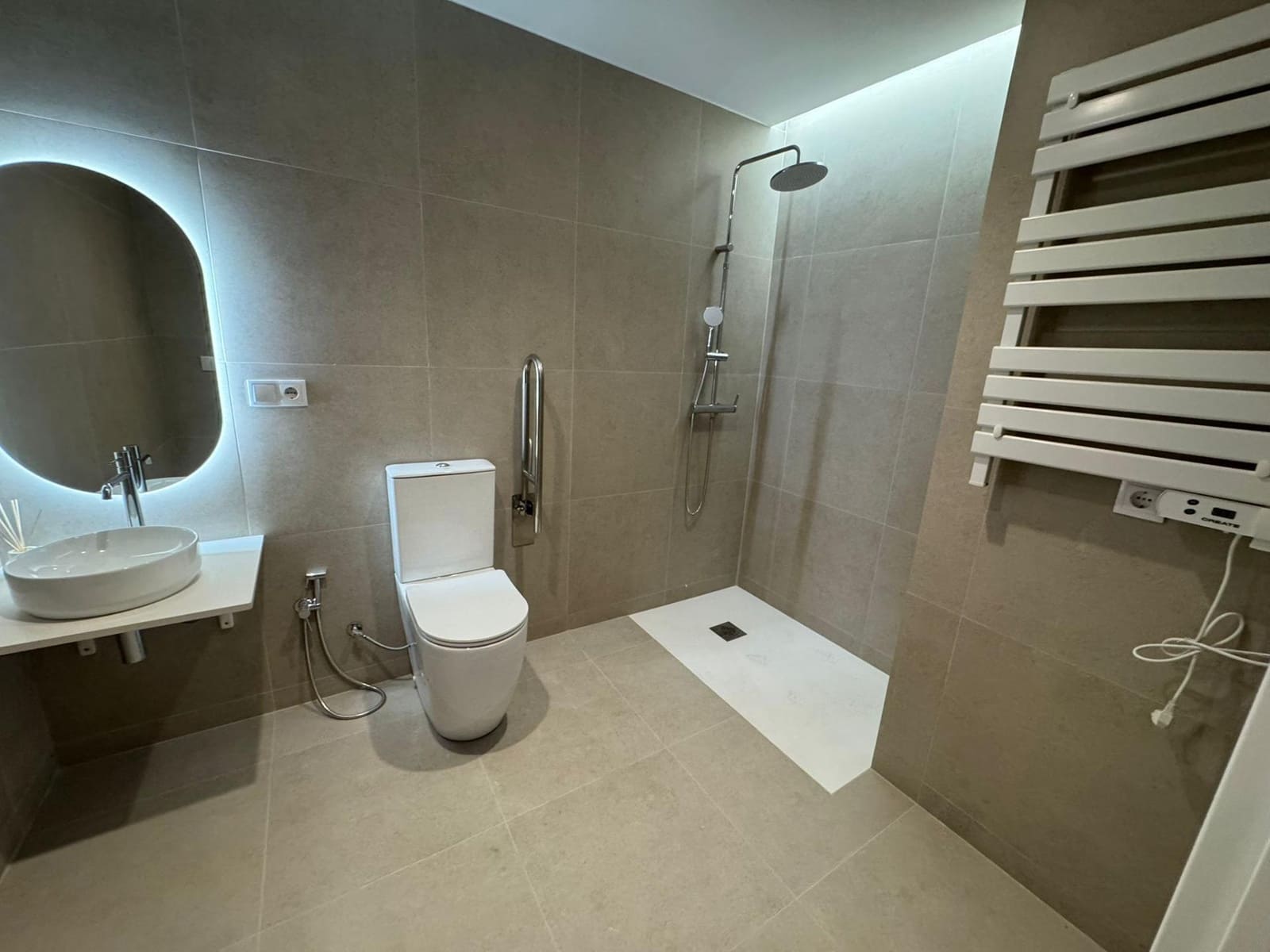 Negocio de 1 habitación en València ciudad en venta - 145.000 € (Ref: 9822922)