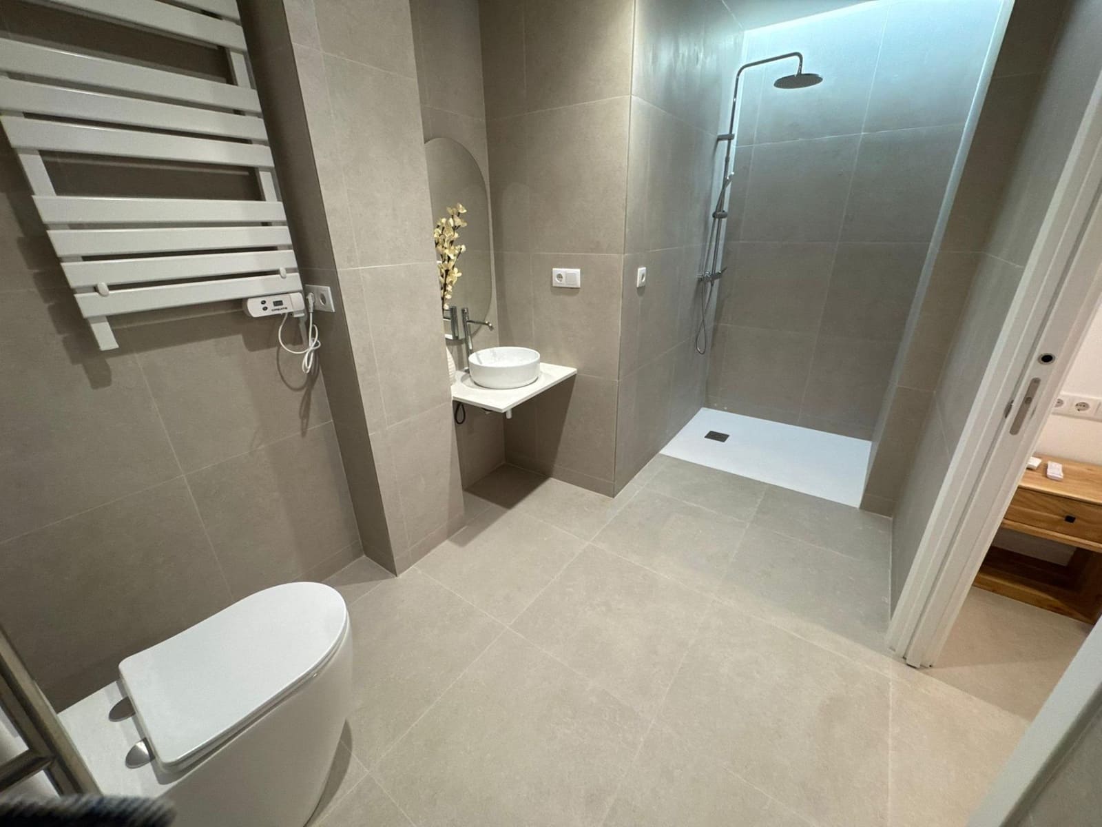 Negocio de 1 habitación en València ciudad en venta - 145.000 € (Ref: 9822922)