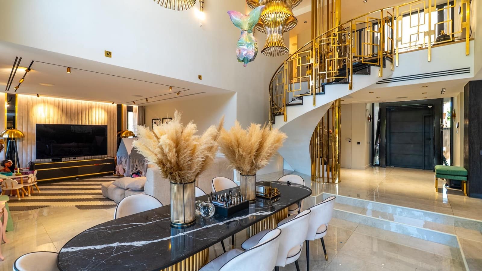4 bedroom Villa for sale in Pozuelo de Alarcon with pool garage - € 3,000,000 (Ref: 9822925)