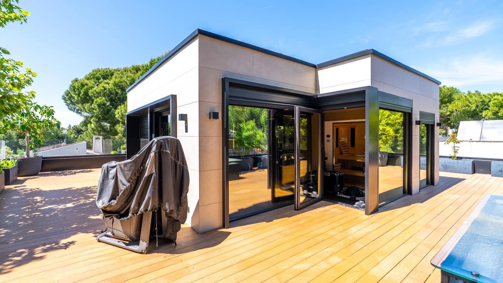 4 bedroom Villa for sale in Pozuelo de Alarcon with pool garage - € 3,000,000 (Ref: 9822925)