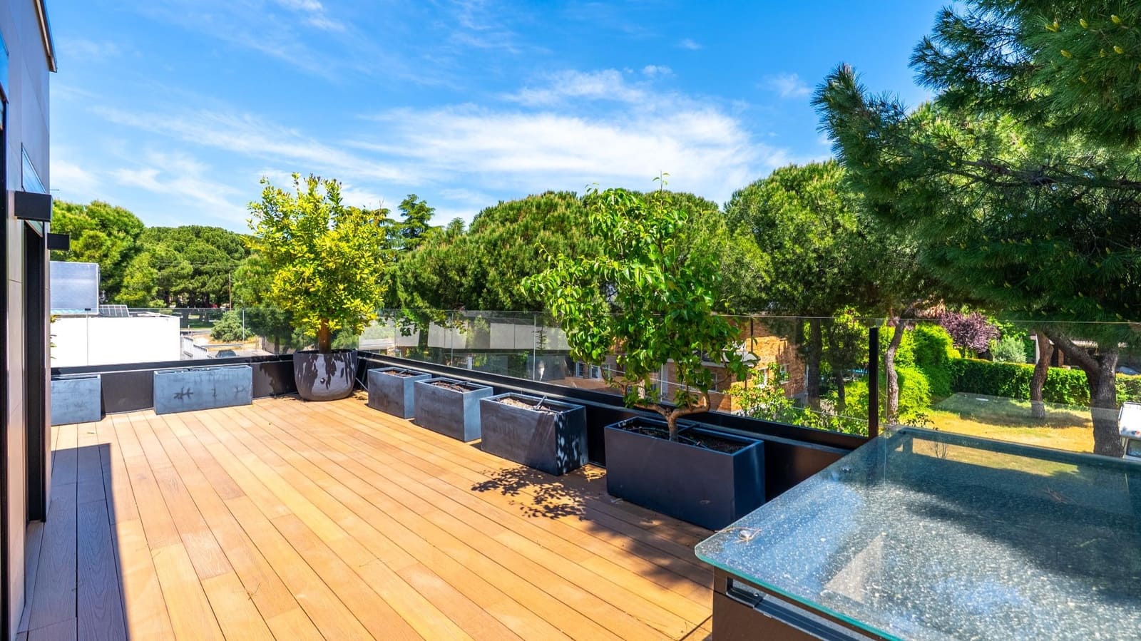 4 bedroom Villa for sale in Pozuelo de Alarcon with pool garage - € 3,000,000 (Ref: 9822925)