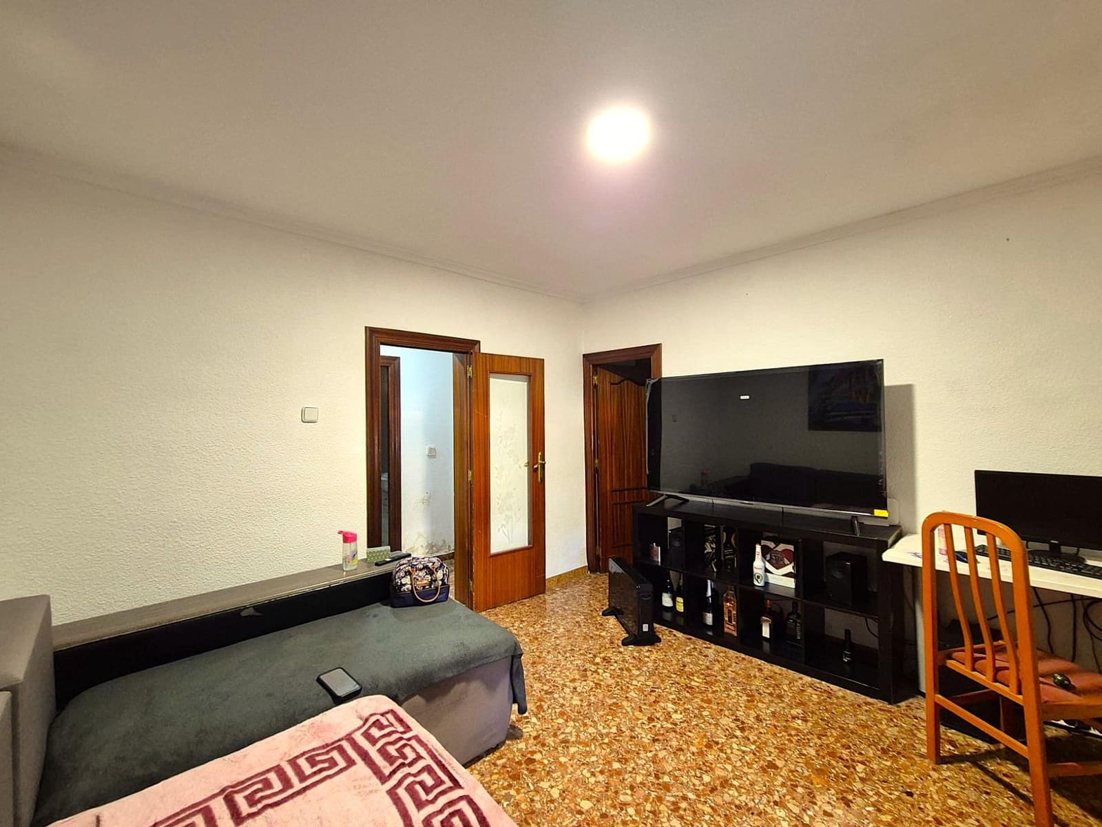 3 bedroom Apartment for sale in Alicante / Alacant city - € 74,000 (Ref: 9822926)