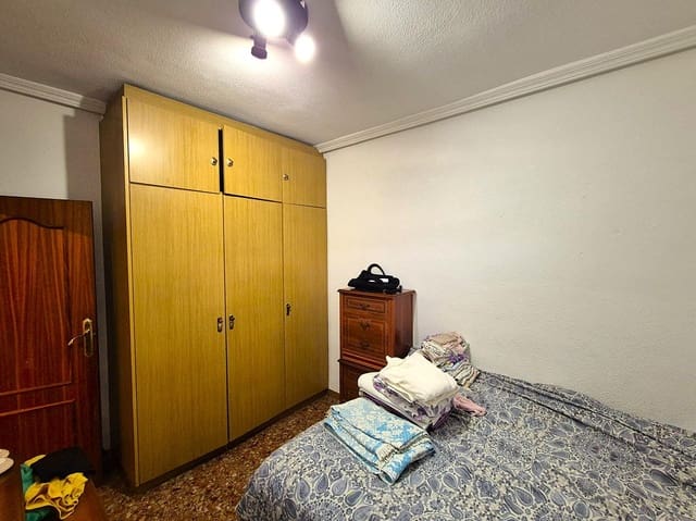 3 makuuhuone Huoneisto myytävänä paikassa Alicante kaupunki - 74 000 € (Ref: 9822926)