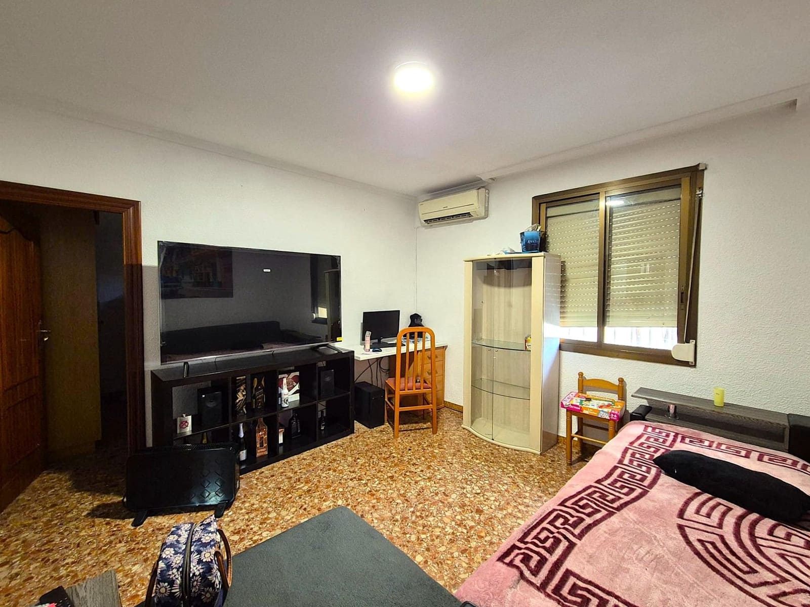 3 bedroom Apartment for sale in Alicante / Alacant city - € 74,000 (Ref: 9822926)