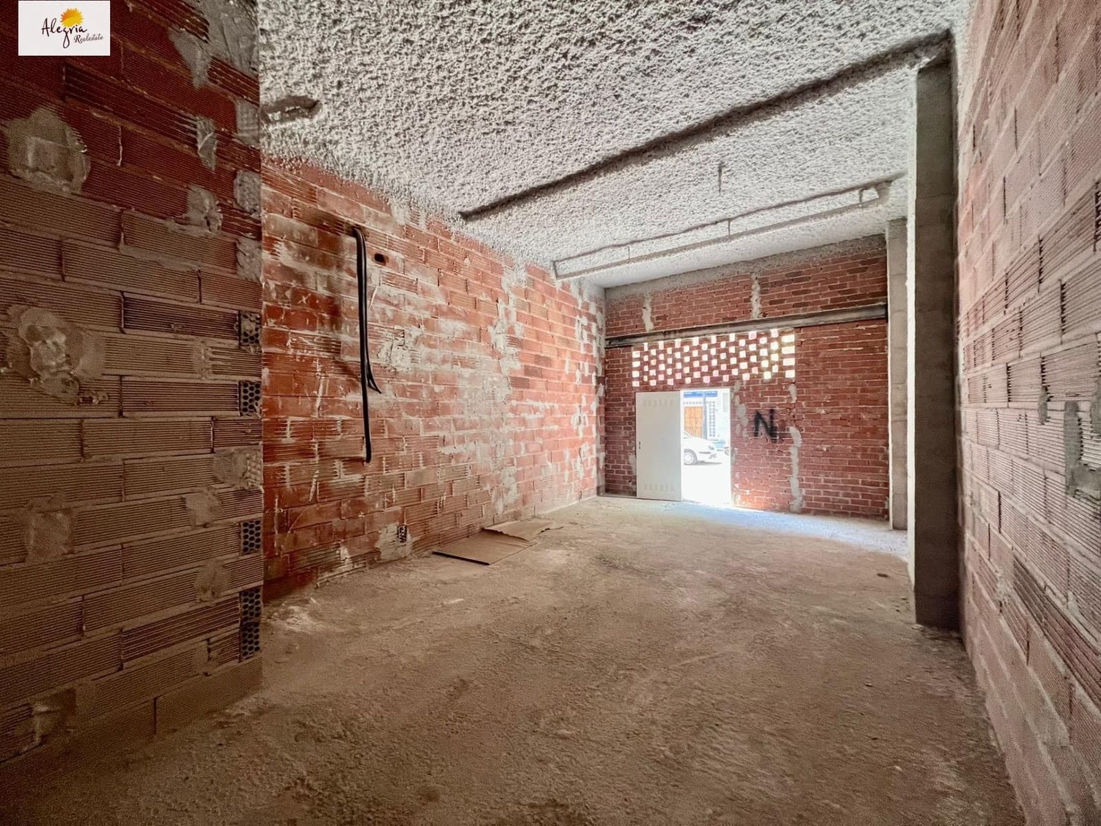 1 slaapkamer Commercieel te koop in Valencia stad - € 105.000 (Ref: 9829097)