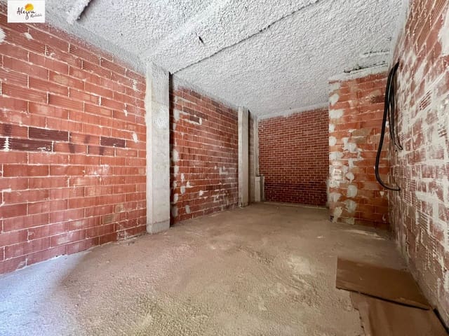 1 slaapkamer Commercieel te koop in Marxalenes, Valencia stad - € 105.000 (Ref: 9829097)