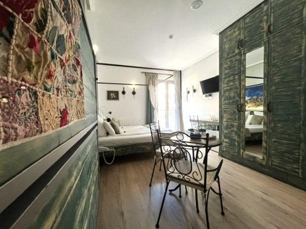 7 sypialnia Hotel na sprzedaż w Busot - 1 200 000 € (Ref: 9829100)