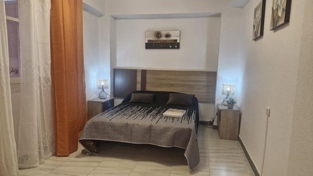 3 soveværelse Lejlighed til salg i Benalúa, Alicante by - € 245.000 (Ref: 9829103)