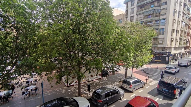 3 soveværelse Lejlighed til salg i Benalúa, Alicante by - € 245.000 (Ref: 9829103)
