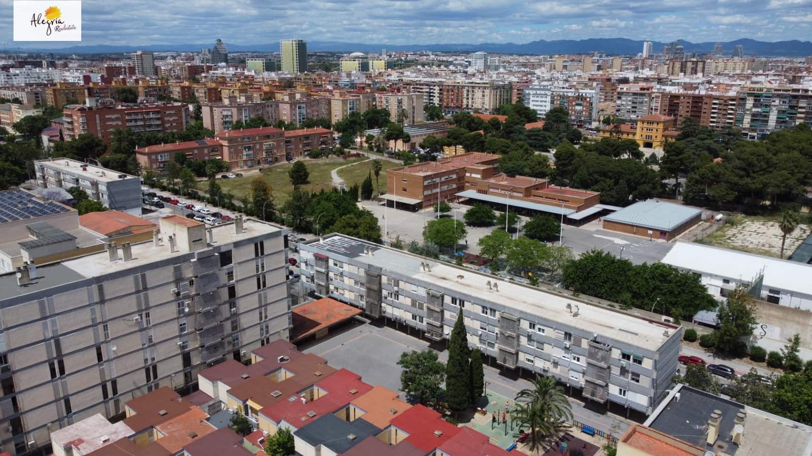 3 bedroom Flat for sale in Valencia city - € 185,000 (Ref: 9836236)