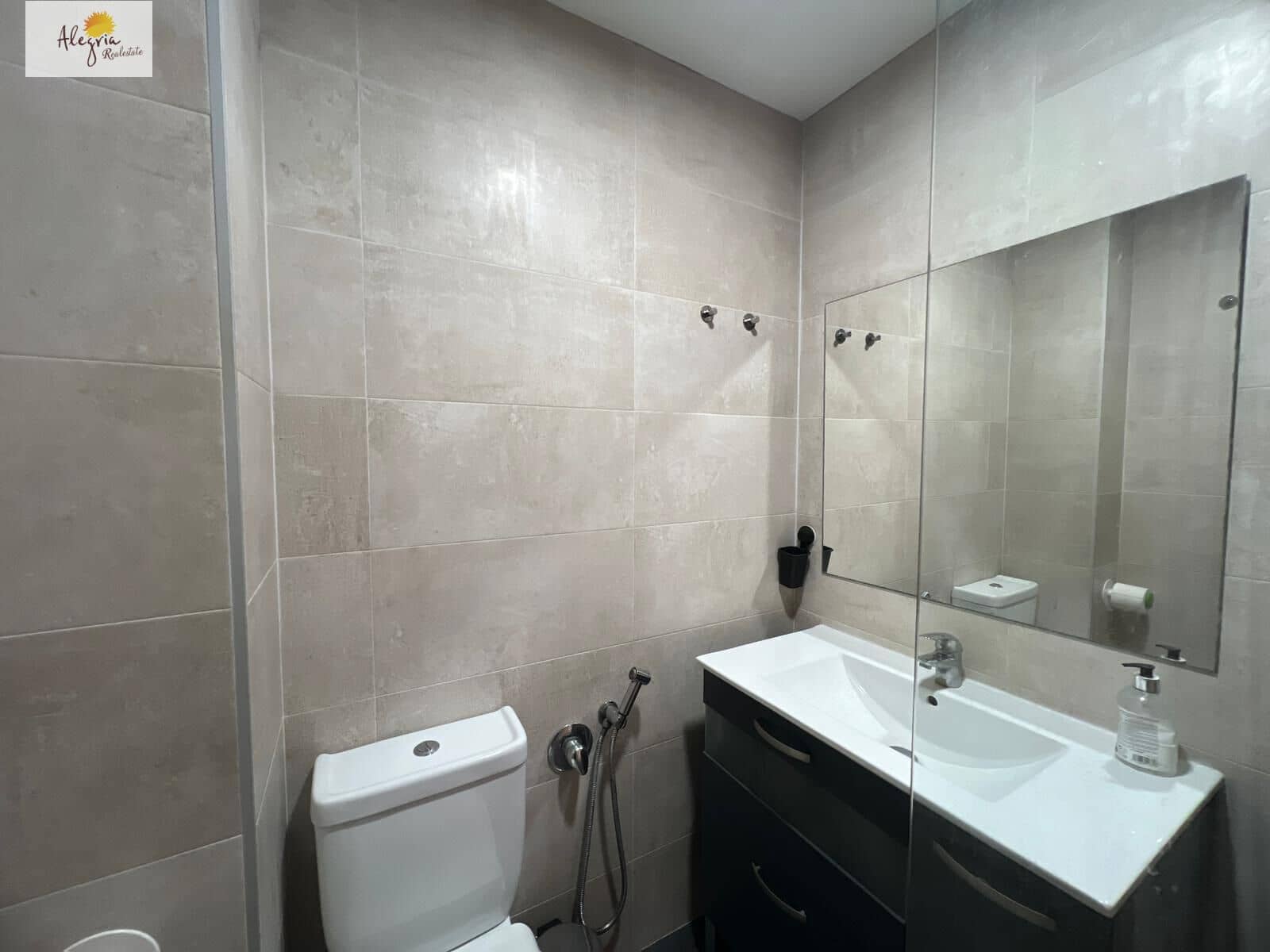 3 bedroom Flat for sale in Valencia city - € 185,000 (Ref: 9836236)