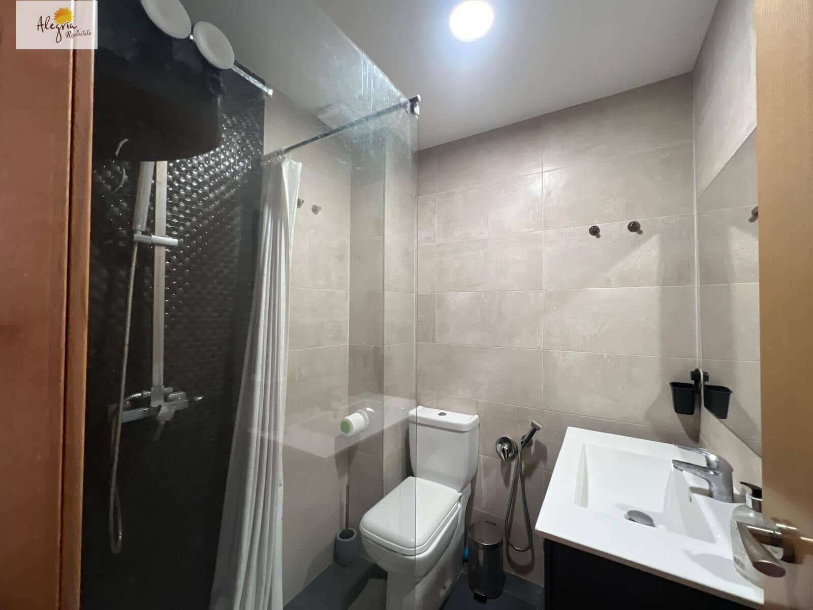 3 bedroom Flat for sale in Valencia city - € 185,000 (Ref: 9836236)