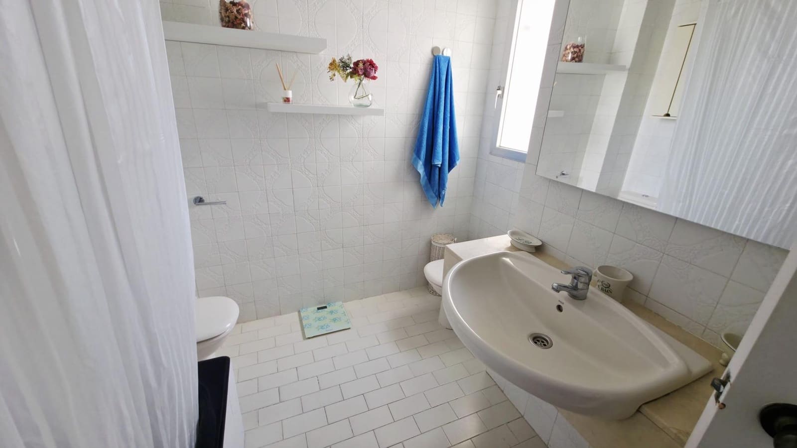 3 bedroom Flat for sale in Playa de San Juan with pool - € 435,000 (Ref: 9839267)