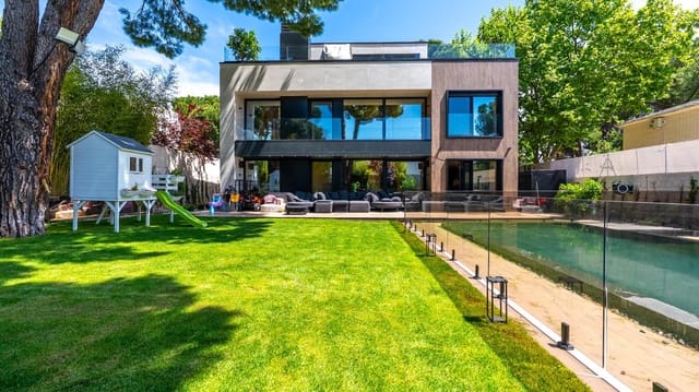 4 Zimmer Villa zu verkaufen in Pozuelo de Alarcón mit Pool Garage - 3.000.000 € (Ref: 9846241)