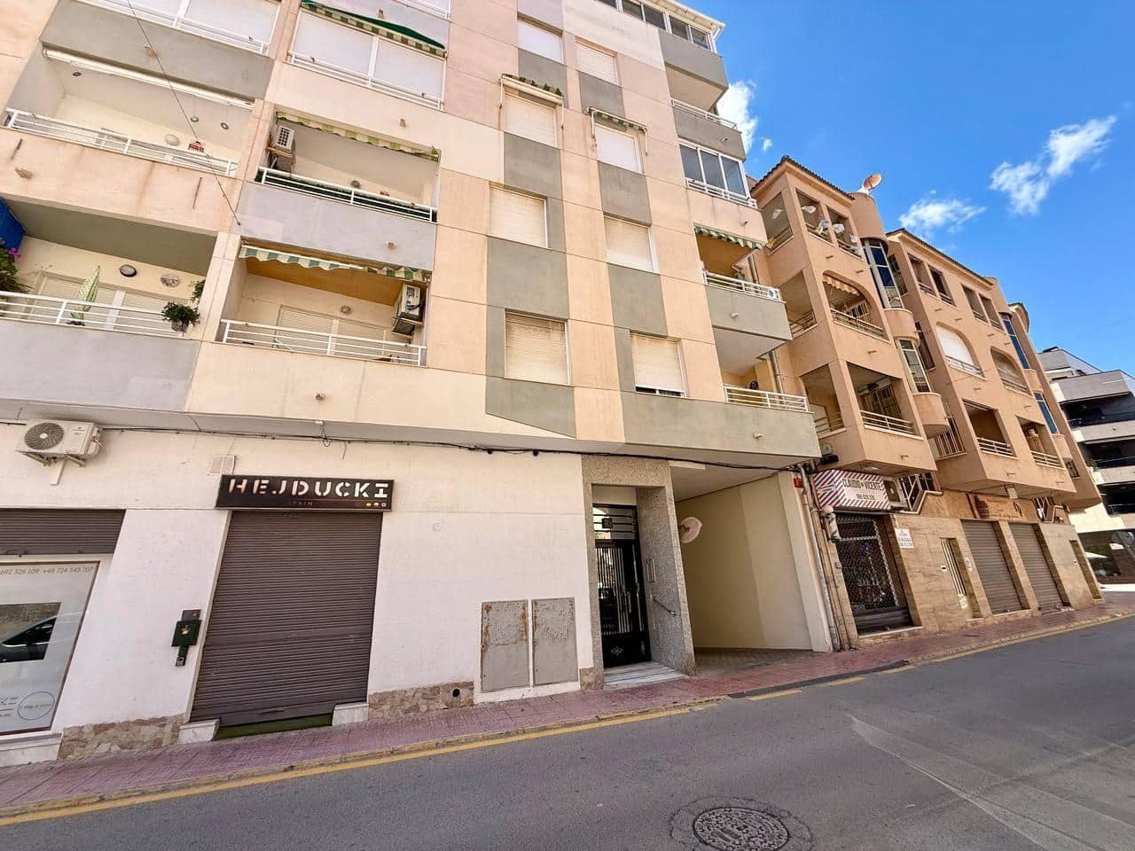 3 bedroom Apartment for sale in Torrevieja - € 209,900 (Ref: 9851761)