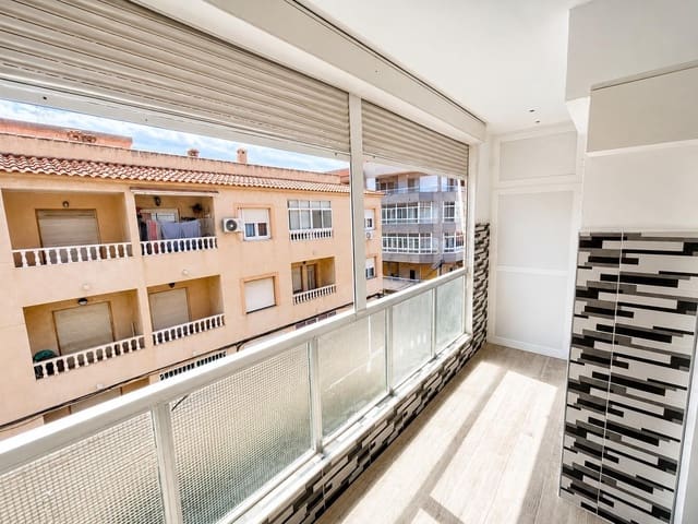 2 chambre Appartement à vendre à Playa de los Náufragos, Torrevieja avec piscine - 149 900 € (Ref: 9851763)