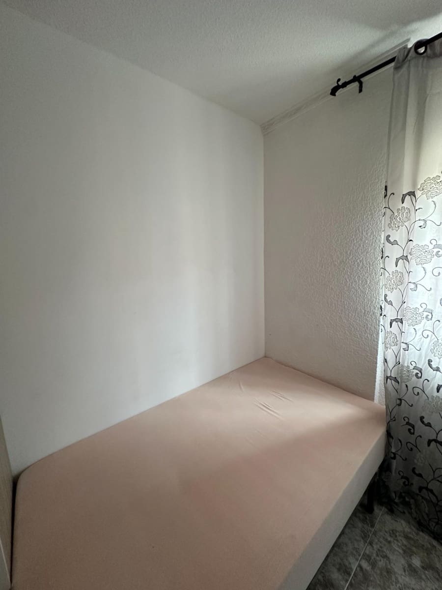 3 soveværelse Lejlighed til salg i Alicante by - € 77.000 (Ref: 9855451)