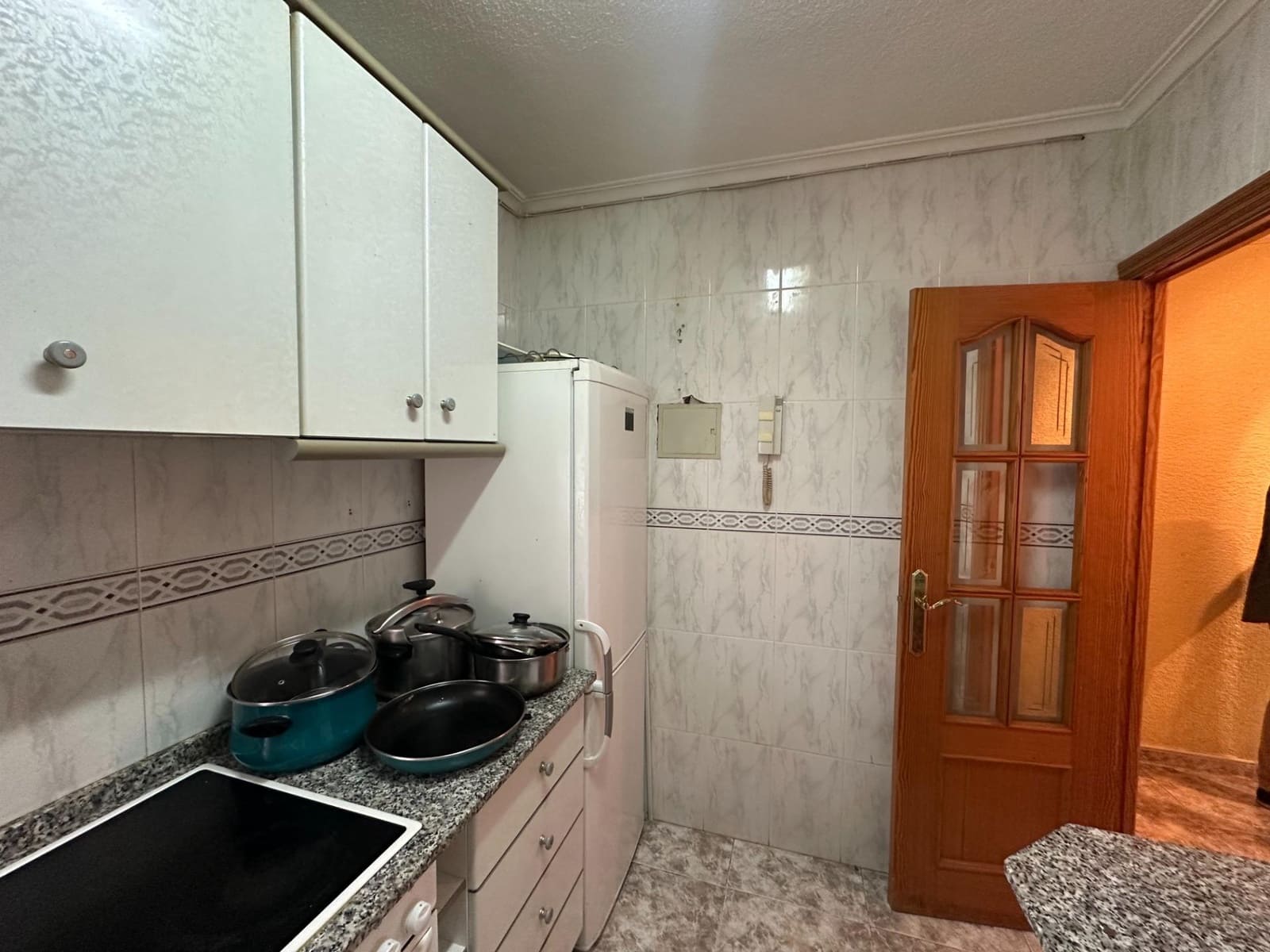 3 soveværelse Lejlighed til salg i Alicante by - € 77.000 (Ref: 9855451)