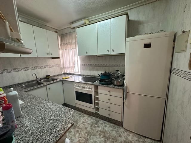 3 soveværelse Lejlighed til salg i Juan XXIII, Alicante by - € 77.000 (Ref: 9855451)
