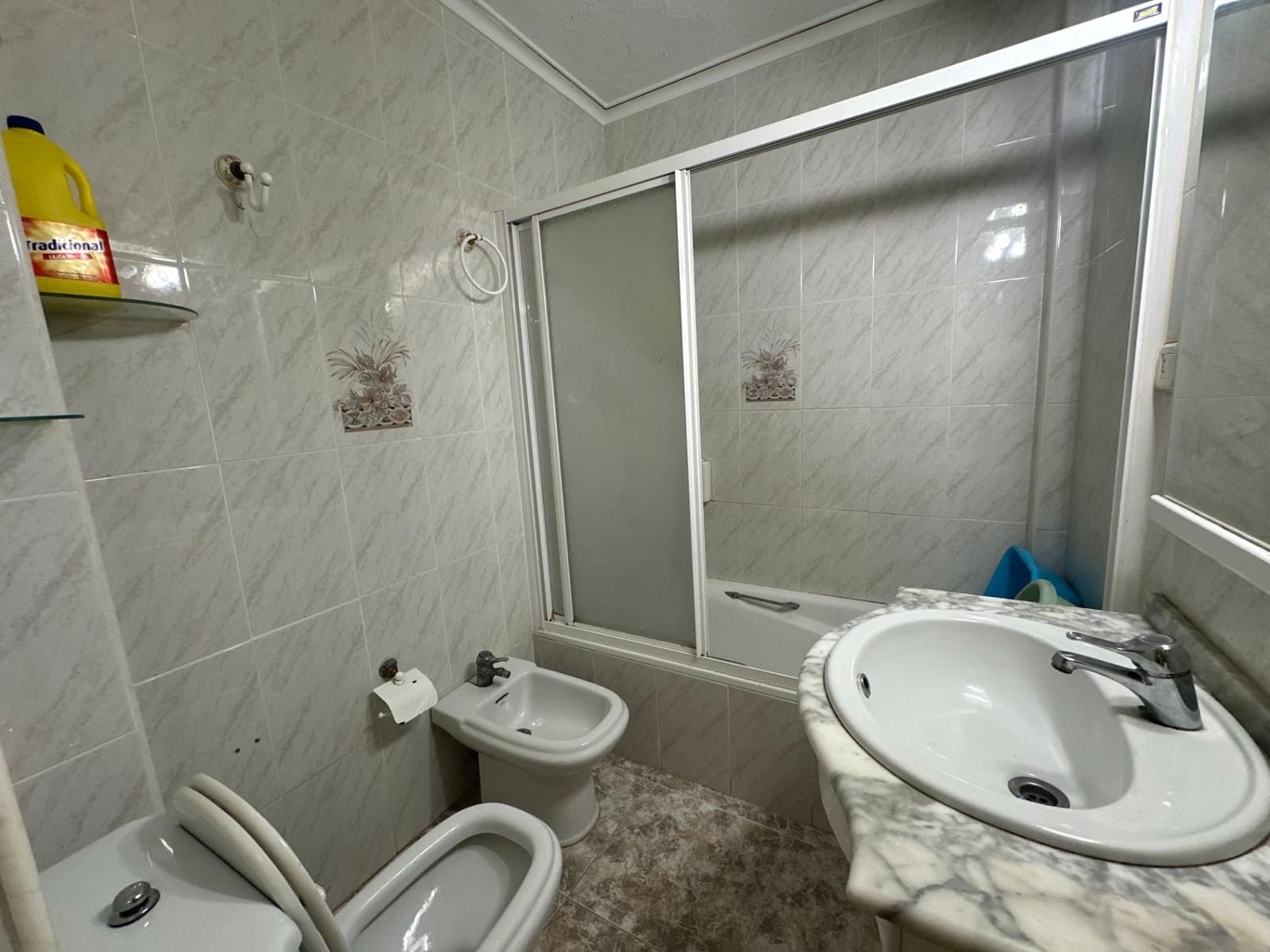 3 soveværelse Lejlighed til salg i Alicante by - € 77.000 (Ref: 9855451)