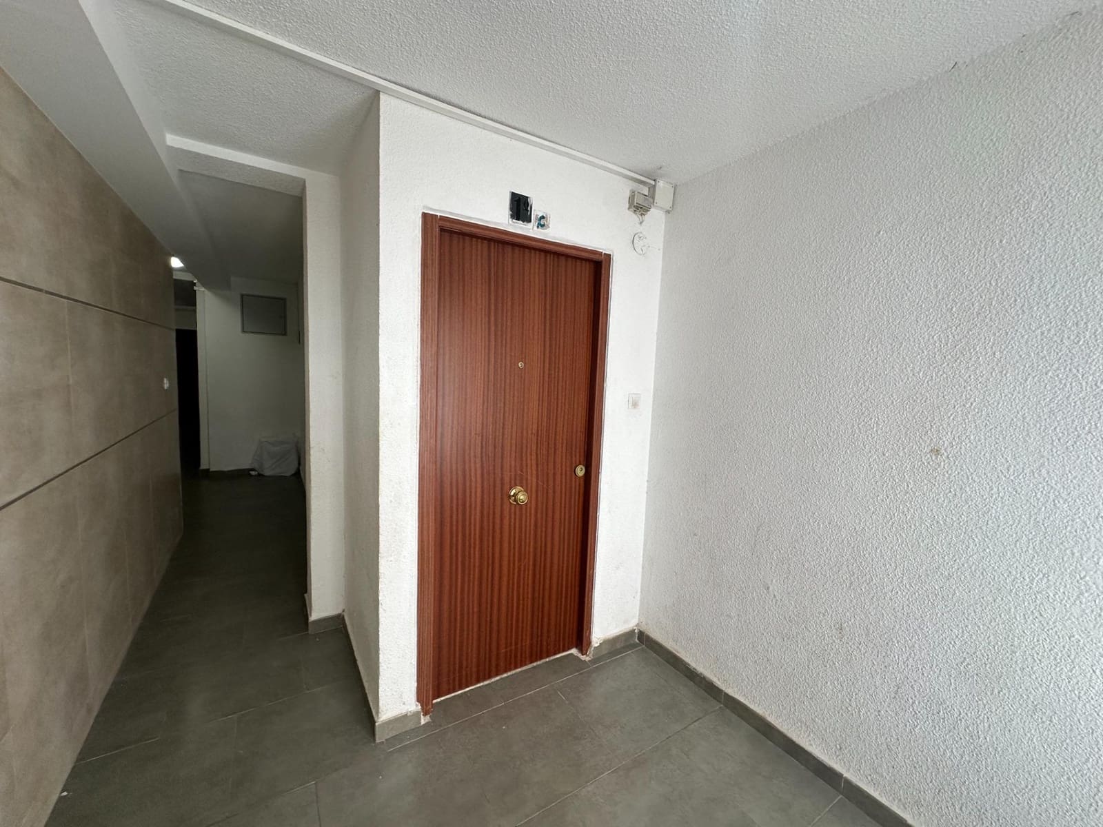 3 soveværelse Lejlighed til salg i Alicante by - € 77.000 (Ref: 9855451)