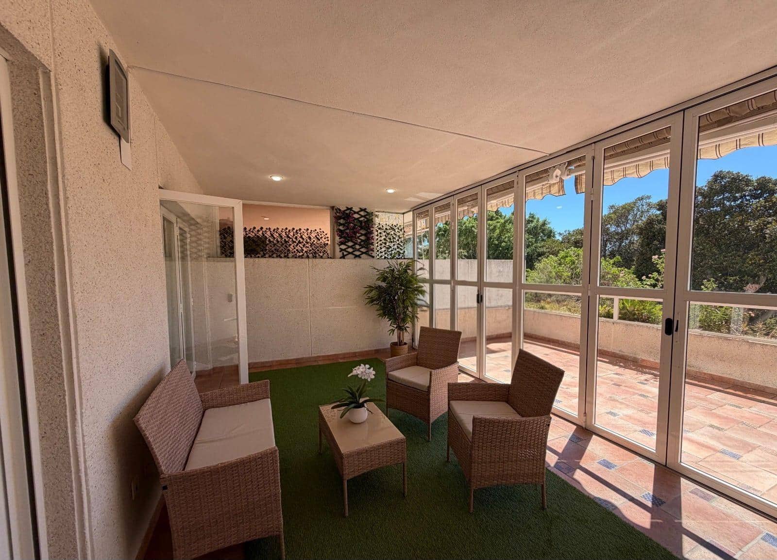 2 makuuhuone Asunto myytävänä paikassa Playa de San Juan mukana uima-altaan 
autotalli - 430 000 € (Ref: 9855452)