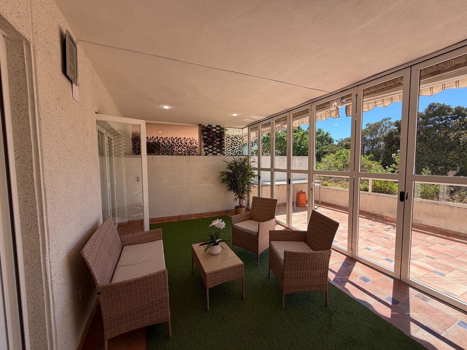 2 makuuhuone Asunto myytävänä paikassa Playa de San Juan mukana uima-altaan 
autotalli - 430 000 € (Ref: 9855452)