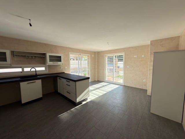 4 Zimmer Villa zu verkaufen in Aspe - 237.000 € (Ref: 9855453)