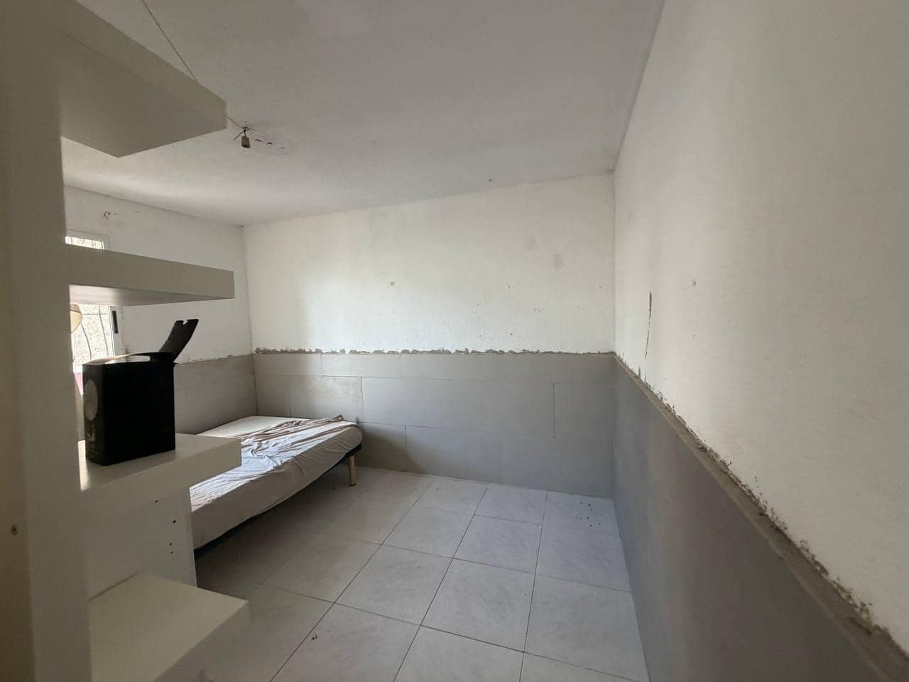 2 soveværelse Lejlighed til salg i Alicante by - € 59.000 (Ref: 9855456)