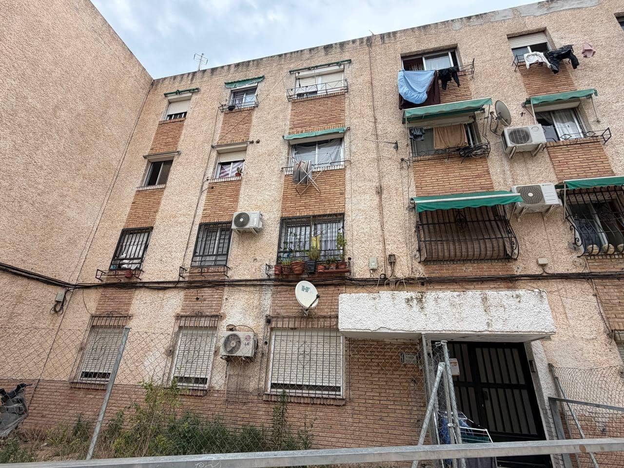 2 soveværelse Lejlighed til salg i Alicante by - € 59.000 (Ref: 9855456)