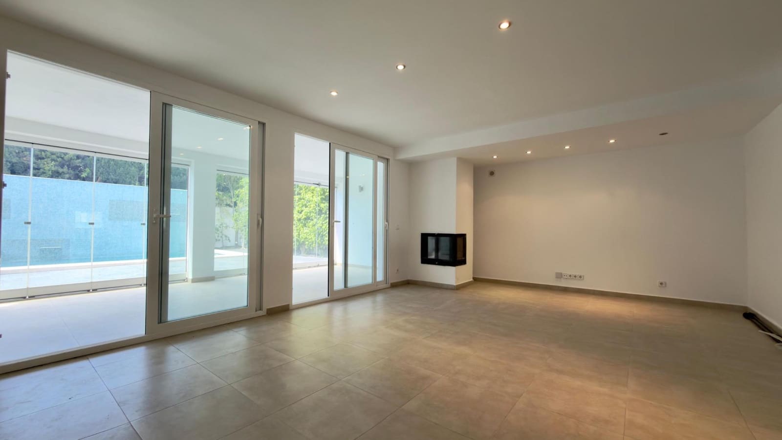 4 soveværelse Rækkehus til salg i Albir med swimmingpool - € 900.000 (Ref: 9855457)