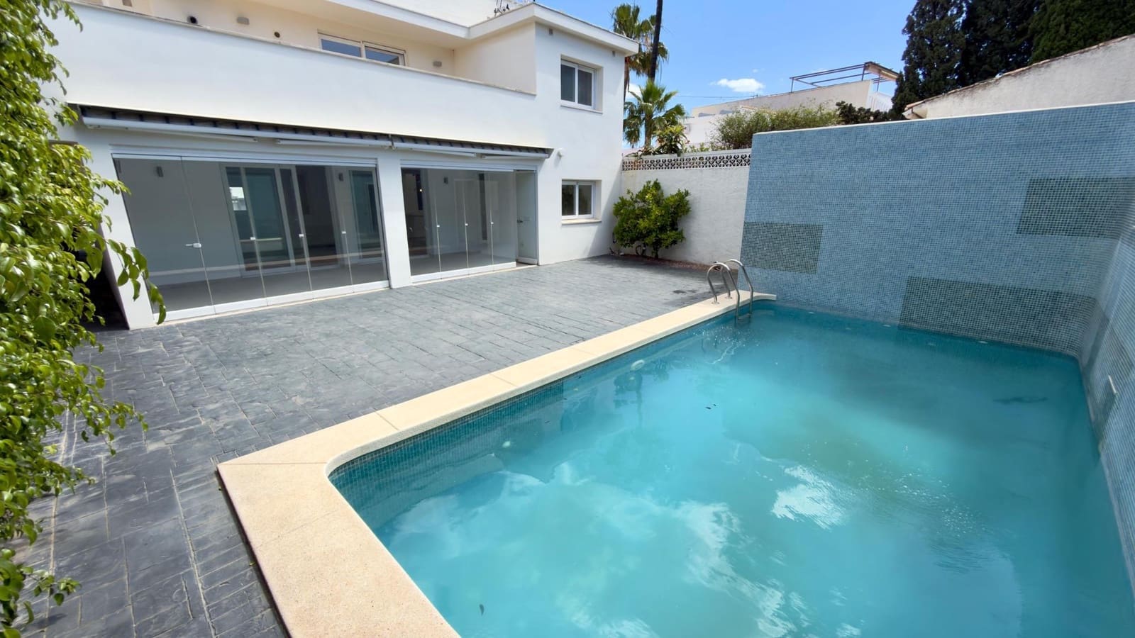 4 soveværelse Rækkehus til salg i Albir med swimmingpool - € 900.000 (Ref: 9855457)