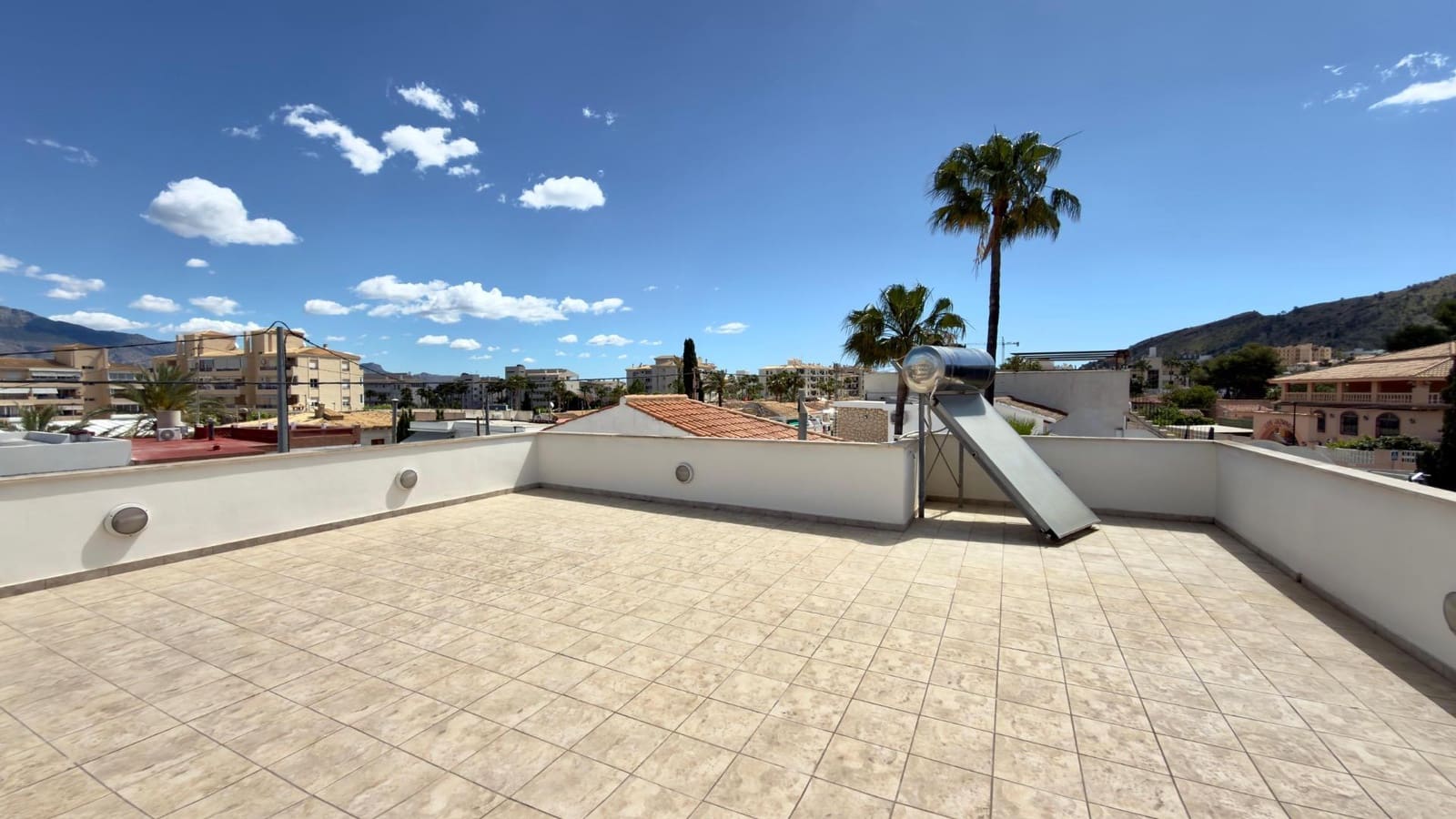 4 soveværelse Rækkehus til salg i Albir med swimmingpool - € 900.000 (Ref: 9855457)