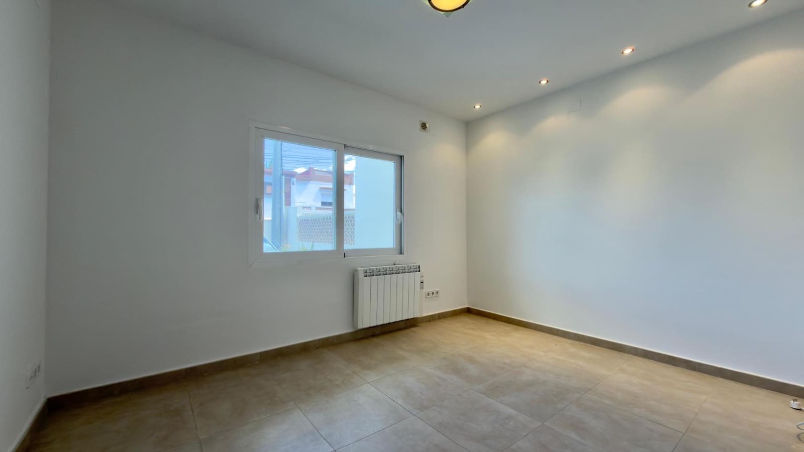 4 soveværelse Rækkehus til salg i Albir med swimmingpool - € 900.000 (Ref: 9855457)