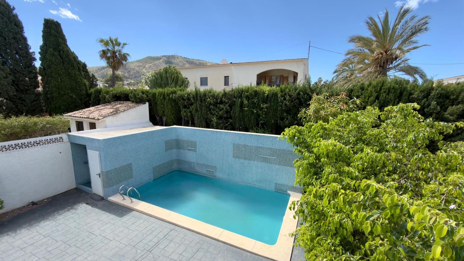 4 soveværelse Rækkehus til salg i Albir med swimmingpool - € 900.000 (Ref: 9855457)