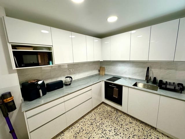 5 makuuhuone Huoneisto myytävänä paikassa Alicante kaupunki - 189 000 € (Ref: 9860103)