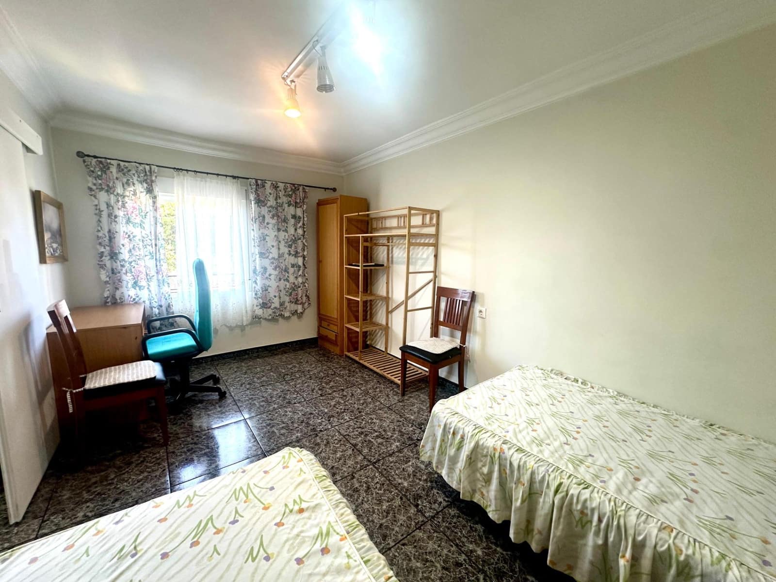 3 slaapkamer Flat te koop in Alicante stad - € 127.000 (Ref: 9865204)