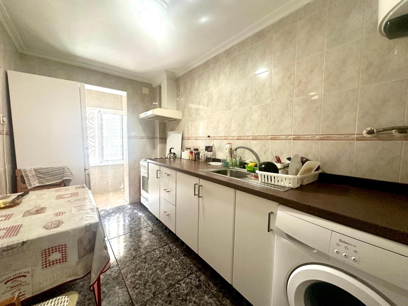 3 slaapkamer Flat te koop in Alicante stad - € 127.000 (Ref: 9865204)