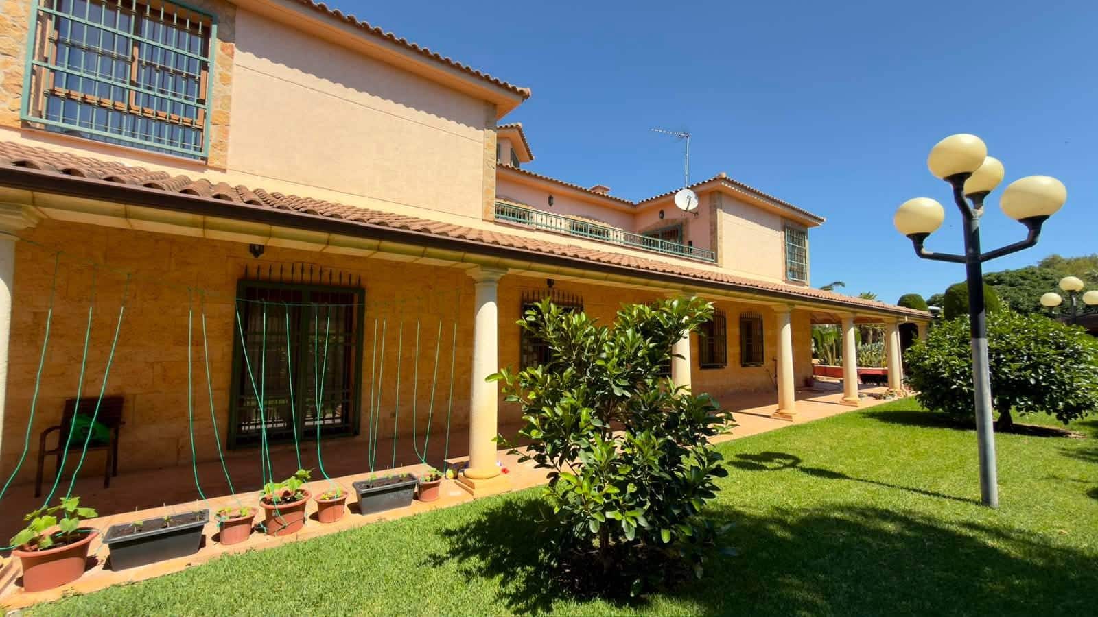 8 chambre Villa/Maison à vendre à Calpe / Calp avec garage - 2 500 000 € (Ref: 9865206)