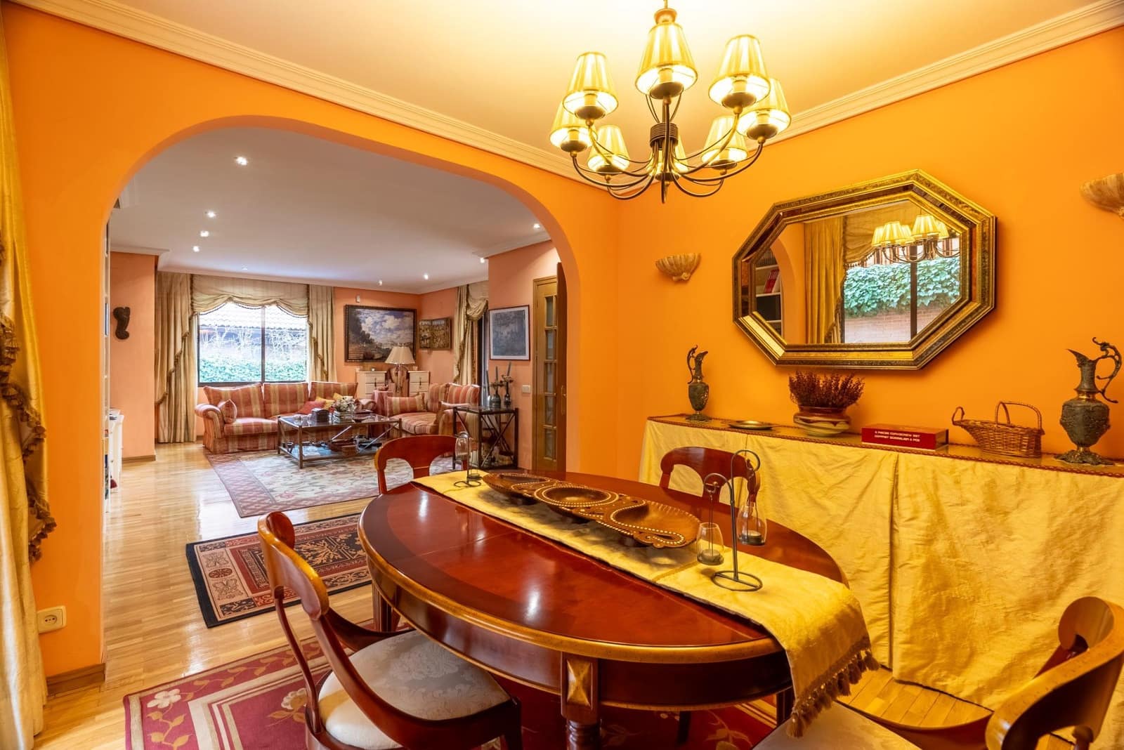 6 bedroom Semi-detached Villa for sale in Madrid city with pool garage - € 1,420,000 (Ref: 9867026)