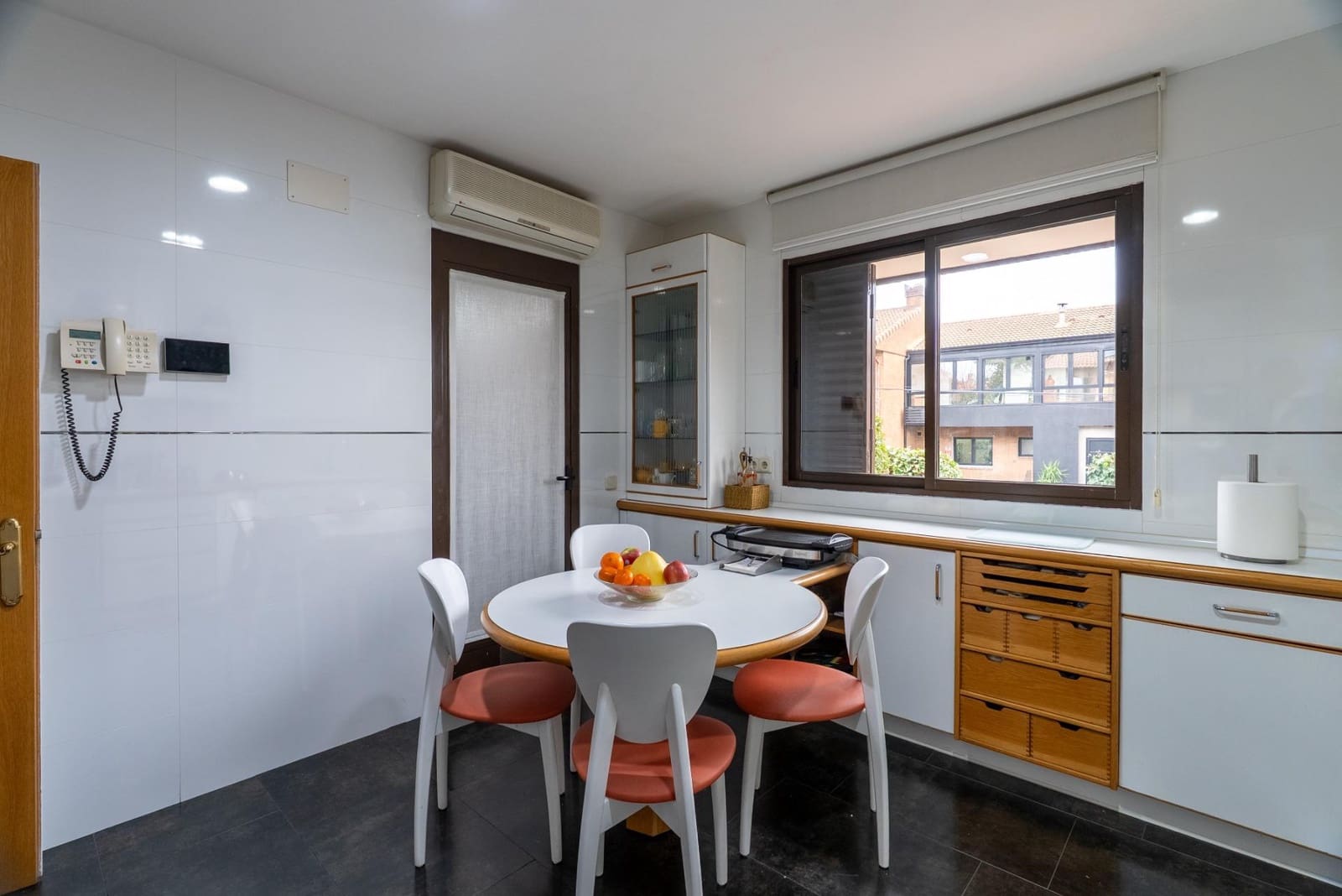 6 bedroom Semi-detached Villa for sale in Madrid city with pool garage - € 1,420,000 (Ref: 9867026)