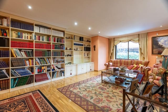 6 bedroom Semi-detached Villa for sale in Madrid city with pool garage - € 1,420,000 (Ref: 9867026)
