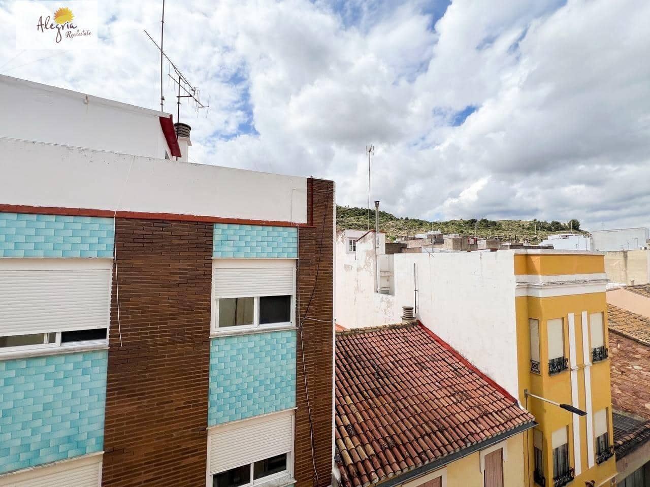 4 bedroom Apartment for sale in Sagunto / Sagunt - € 105,000 (Ref: 9868598)