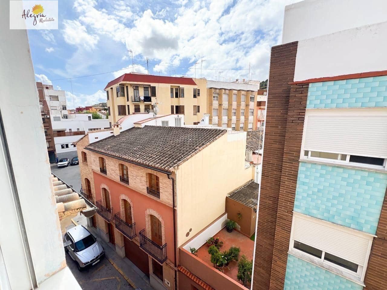 4 bedroom Apartment for sale in Sagunto / Sagunt - € 105,000 (Ref: 9868598)