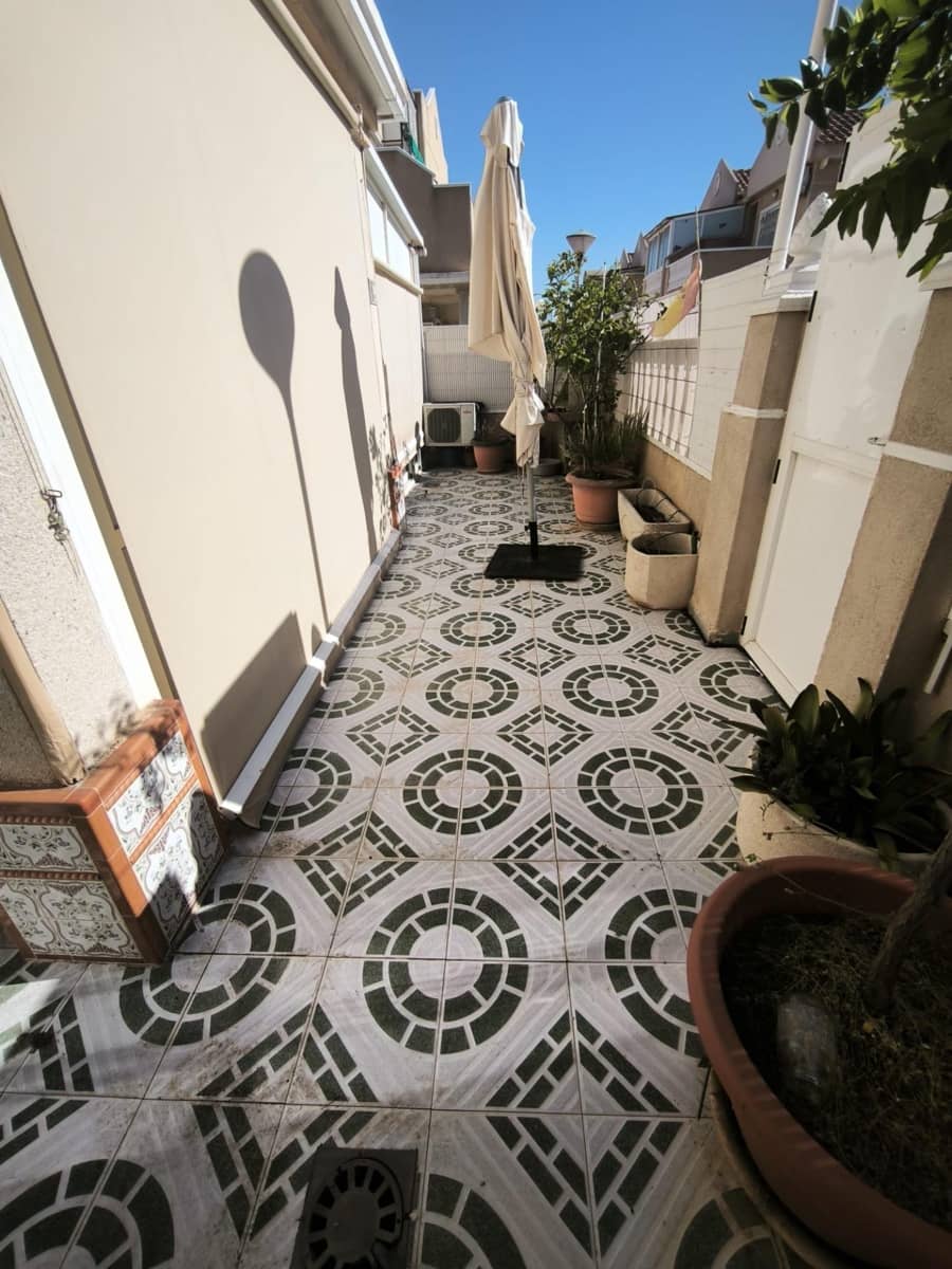2 soveværelse Bungalow til salg i Torrevieja med swimmingpool - € 199.900 (Ref: 9878875)