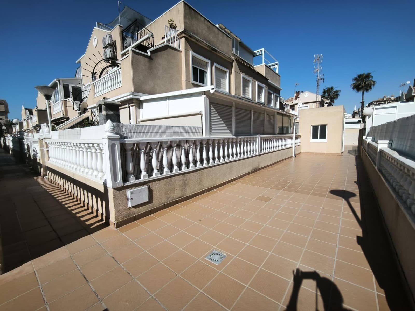 2 soveværelse Bungalow til salg i Torrevieja med swimmingpool - € 199.900 (Ref: 9878875)